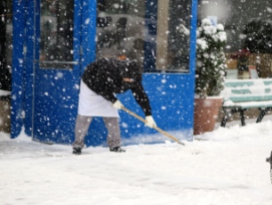 There's a limited time for buildings/store/restaurant owners to get their sidewalks cleaned before they're fined. Law suits have no such delay.